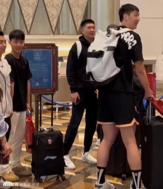 他也感慨：“袁导他们这些动画电影人花了这么多年铺路，我是‘踩’在他们的肩膀上往前走。