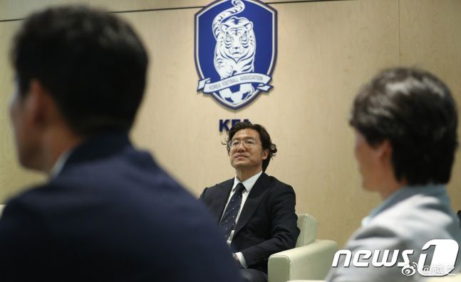 《一杯上路》曝角色特辑 十九城超前点映火热进行 2023-03-27 由王家卫监制，泰国导演纳塔吾·彭皮里亚（代表作《天才枪手》）执导的电影《一杯上路》正于全国19个城市展开超前点映，即将于4月1日全国上映。