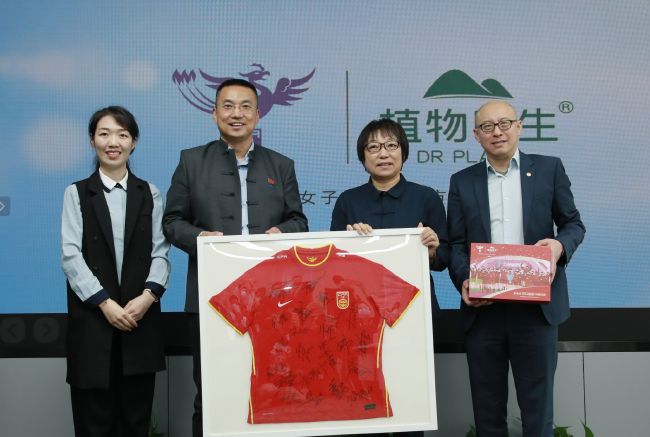 2025-03-22 纪录电影《您的声音》目前票房已超过7600万，它不仅刷新了过去五年国产纪录片累计票房纪录，跻身内地影史国产纪录片票房前三，更以“治理温度+艺术精度”的创新表达，通过多位普通市民的立体画像，勾勒出超大 吉姆·内尔森去世 曾帮乔治·卢卡斯创建工业光魔 2014-06-23 曾帮助乔治·卢卡斯创建工业光魔以及“星战系列”的吉姆·内尔森于6月18日逝世，享年81岁，在去世后家人发布了讣告，但目前死因还未尝知晓。