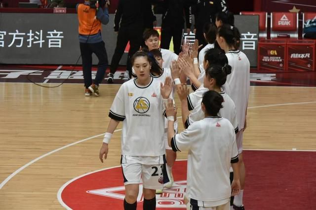 影片由权赫宰（《倒计时》《解决士》）执导，宋慧乔、全汝彬、李阵郁、许峻豪、文佑镇出演。